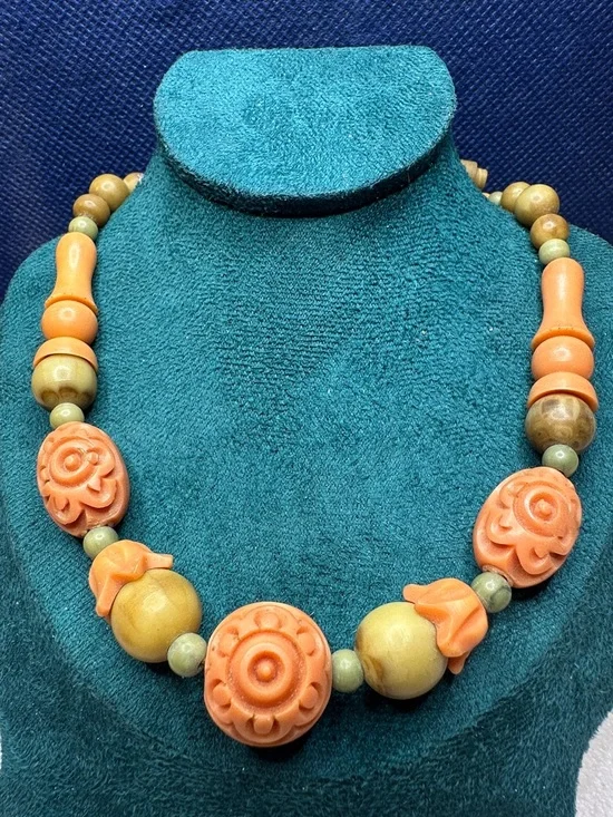 Antique Art Deco Carved Galalith Necklace - Picture 6 of 6